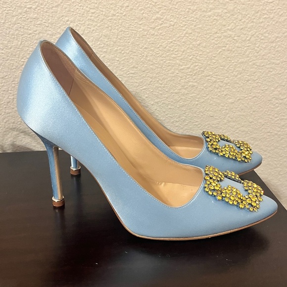 Manolo Blahnik Pumps 37.5 NWT - Picture 10 of 10